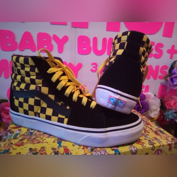 #209👉🏼UNISEX Yellow/Black VANS Where's Waldo Shoes 👟 - Picture 5 of 7